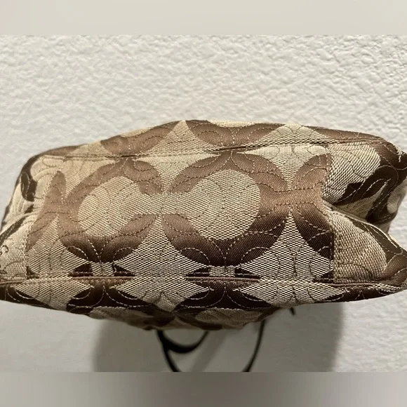 Coach Hand Bag D0982-42949 Brown/Tan with Lilac inside lining Like new - Picture 8 of 12